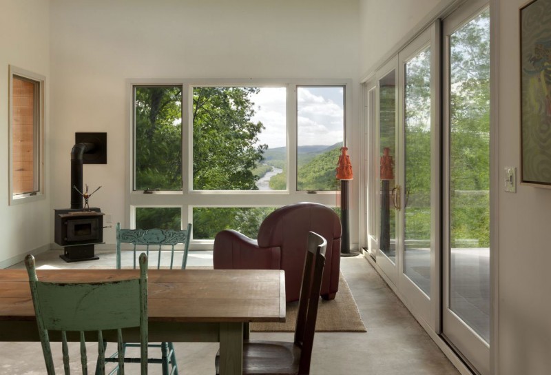 Green Dining With Exciting Green Dining Chairs Coupled With Wooden Dining Table Installed With Living Chairs On Rug Inside Ridge House Dream Homes Simple Modern Wood House In Comfortable Atmosphere