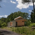 Green Atmoshpere Ridge Refreshing Green Atmosphere Surrounding The Ridge House With Assorted Plants And Trees Installed On Turfs Outside Dream Homes Simple Modern Wood House In Comfortable Atmosphere