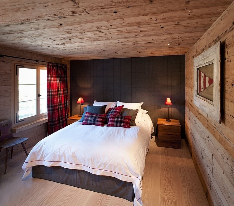 Chalet Gstaad Architectes Trendy Chalet Gstaad Amaldi Neder Architectes Bedroom For Guest Involving Wooden Tables For Lamps Decoration  Eclectic White Chalet Decoration With Wooden Veneer For Walls