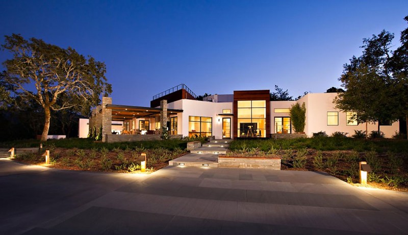 Facade View Calistoga Appealing Facade View Of The Calistoga Residence With Wide Glass Walls And White Wall Near Green Trees Decoration Extravagant Modern Home With Extraordinary Living Room And Roof Balcony