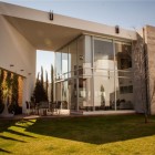 Square Shaped Casa Appealing Square Shaped Roof In Casa Villa De Loreto Residence Beautified With Green Large Turfs And Dry Tree In Front Of The House Dream Homes Spacious Modern Concrete House With Steel Frame And Glass Elements