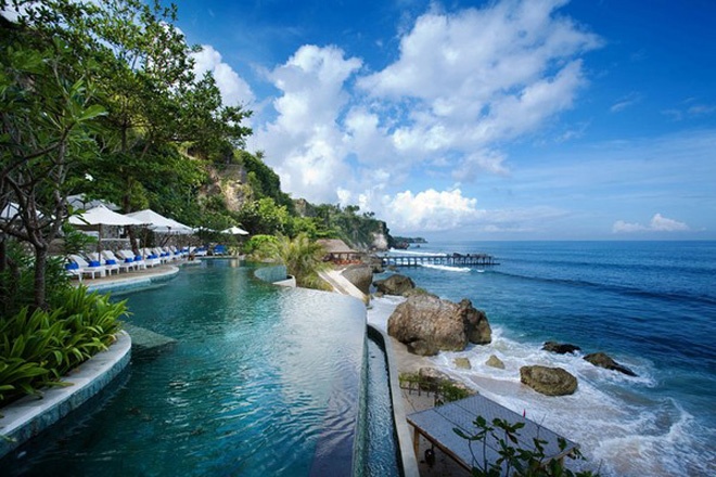 Hotel Infinity View Awesome Hotel Infinity Swimming Pool View Constructed To Connect With Nature In Irregular Curved Liner With Lounge Swimming Pool Breathtaking Infinity Pool Design To Make Your Dreams Come True