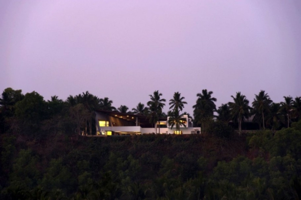 View By At Calm View By Stylish Cliff House At The Dark That Planters And Trees Surrounding The Building And Lamps Giving Clear The Area Dream Homes  Spectacular Modern Cliff House With Great Open Infinity Pools