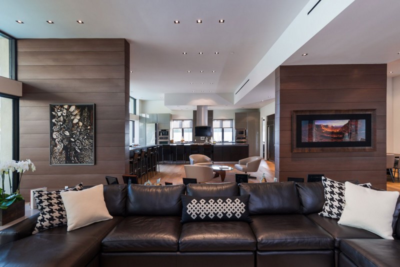 Wallace Ridge Interior Captivating Wallace Ridge House Design Interior With Black Leather Sofa Furniture In Modern Decoration Ideas Inspiration Dream Homes Warm And Luxury Home With Outdoor Lounge Area