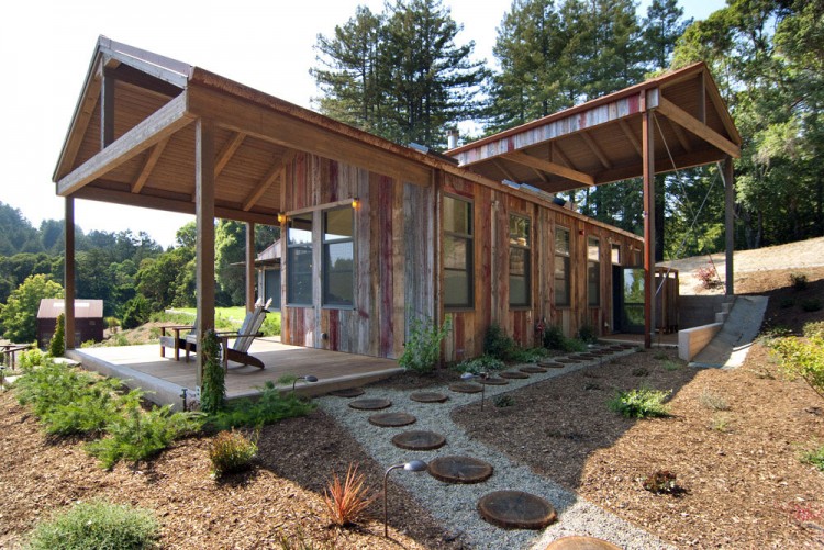 Round Shaped Neatly Challenging Round Shaped Pathway Installed Neatly On The Ground To Enhance Aptos Retreat Exterior Landscape Dream Homes Elegant Modern Family Retreat With Cozy Red Kitchen Colors