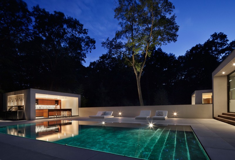 White Lounge Swimming Charming White Lounge Near The Swimming Pool With White Lamp Around It In The New Canaan Residence Dream Homes Charming Modern House With Beautiful Courtyard And Structures