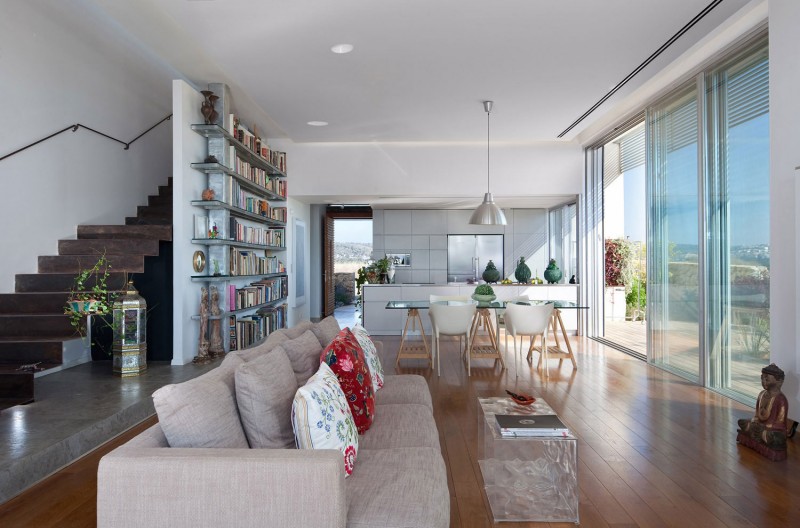 White Red Duvet Charming White Red Floral Patterned Duvet Cover Pillows On The Gray Sofa With Glass Living Desk Installed In Artistic Clutter House Decoration Surprising Home Decoration With An Open Landscape Of Seaside Views