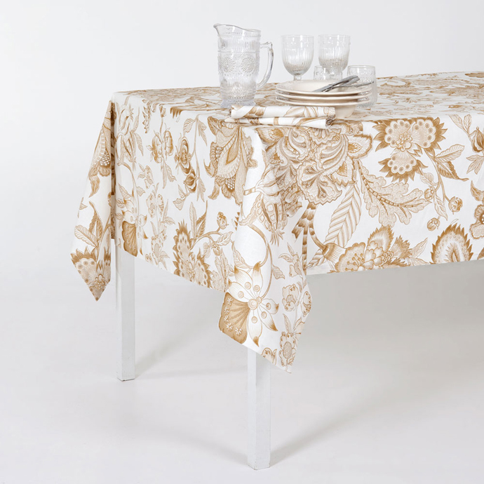 Cream And Deco Classic Cream And White Patterned Decor Zara Table Cloth To Maximize Home Dining Room With Glass Dining Ware Decoration  Inspiring Christmas Decorations To Make An Exciting Winter Holiday