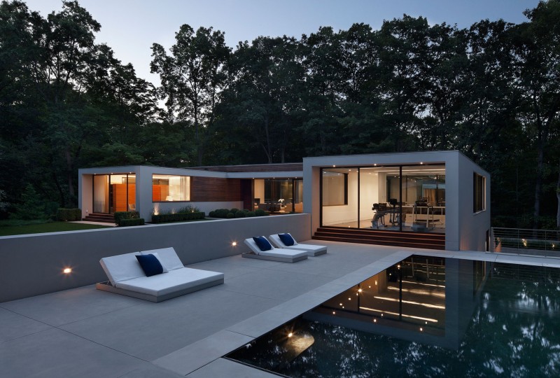 White Wooden The Cool White Wooden Lounge Beside The Swimming Pool In Gray Tiled Floor In The New Canaan Residence Dream Homes Charming Modern House With Beautiful Courtyard And Structures