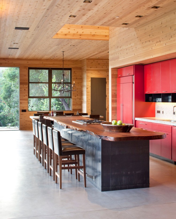 Catching Built Red Eye Catching Built In Wall Red I Shaped Kitchen Unit Coupled With Dark Island And Chairs For Aptos Retreat Interior Dream Homes Elegant Modern Family Retreat With Cozy Red Kitchen Colors