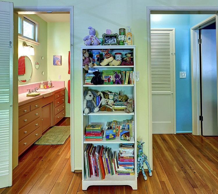 White Open Stone Fancy White Open Bookcase And Stone Storage At Modern Ranch House Bathroom And Kids Room With Wood Floor Decoration Stylish Modern Ranch Home Interior In Bright Color Decoration