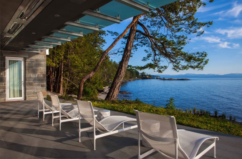 Modern Pender Cozy Fantastic Modern Pender Harbour House Cozy White Lounge Chairs Concrete Floor Glass Cantilever Imposing Lake View Architecture Stunning Waterfront House With Lush Forest Landscape