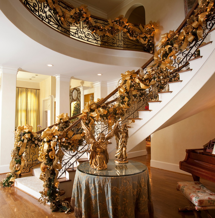 Golden Themed Deco Glorious Golden Themed Staircase Christmas Decor Attached Along The Swirly Stairs To Hit Clean White Colored Steps Decoration  Magnificent Christmas Decorations On The Staircase Railing