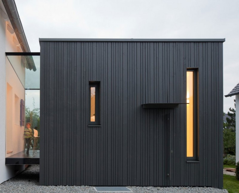 Gray Striped The Interesting Gray Striped Wall In The Outside Room Of Zwischen Raum Residence Completed With Small Wooden Windows Dream Homes Elegant Black And White House Looking At The Exterior And Interior Design