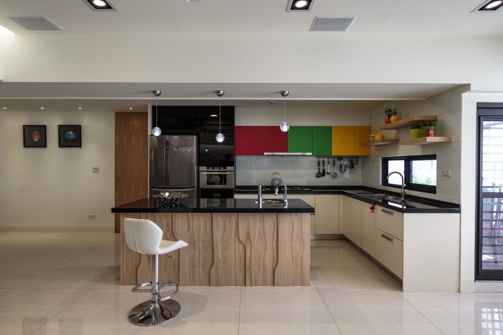 Modern House Kitchen Minimalist Modern House G Shaped Kitchen Idea Furnished With Base And Wall Cabinet And Island With Appliances Bedroom Simple Color Decoration For A Creating Spacious Modern Interiors