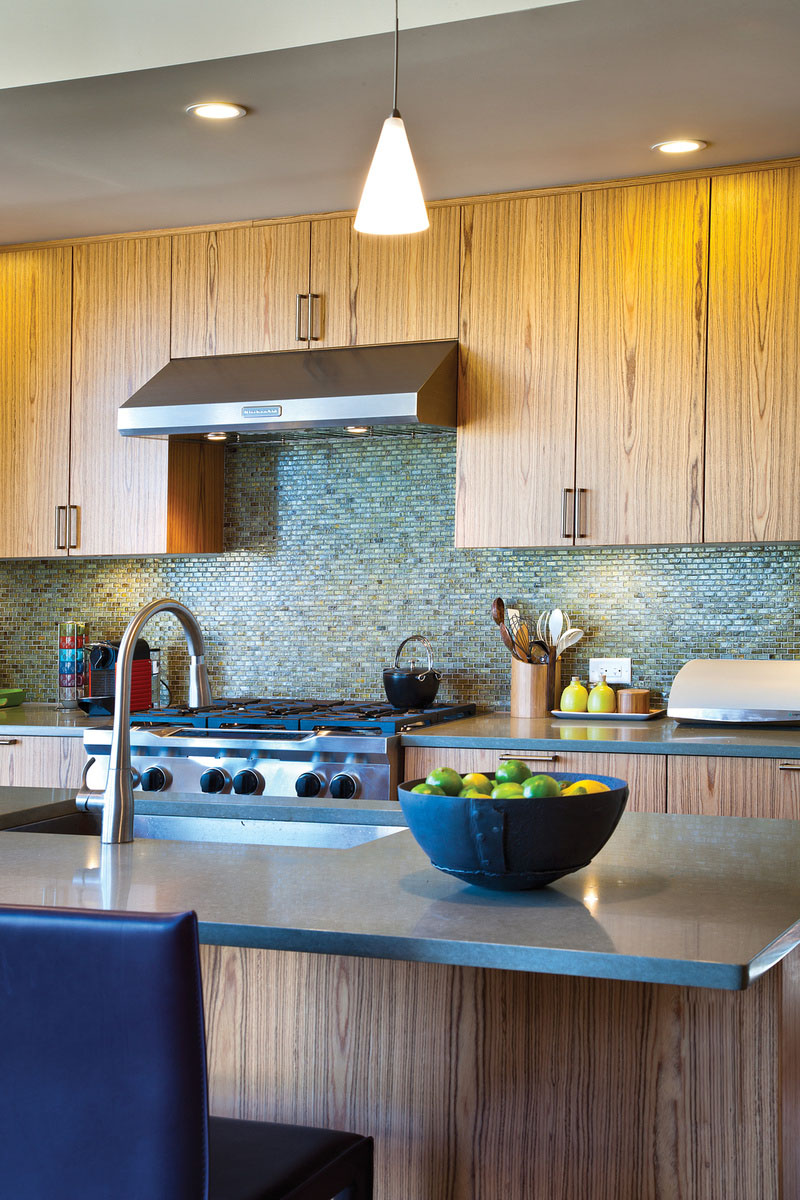 Setting Of Kitchen Neat Setting Of Breeze House Kitchen Interior Integrating Birch Wooden Cabinetry Enhanced With Metallic Appliances Architecture  Elegant Spacious Home With Wooden Material And Bright Interior Themes