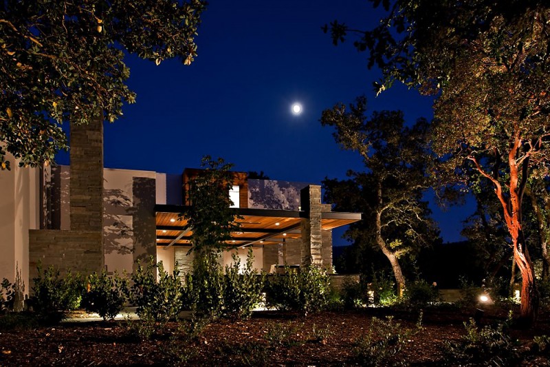 Night View Calistoga Wonderful Night View Of The Calistoga Residence Terrace With Wide Wooden Pergola And Some Tone Pillars Decoration Extravagant Modern Home With Extraordinary Living Room And Roof Balcony