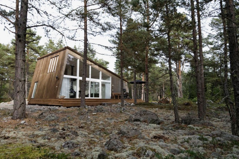 Chalet Lagunen The Amazing Chalet Lagunen Residence In The Middle Of Forest Surrounded Many Trees And Stone Patterned Floor Around It Dream Homes Luminous And Shining House With Contemporary Yet Balanced Color Palette