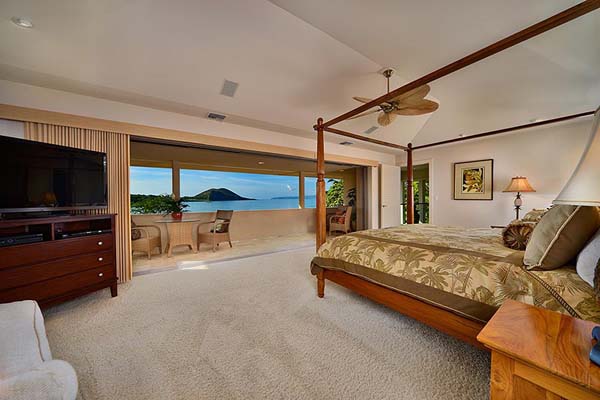 Panoramic Blue Mountain Awesome Panoramic Blue Sea And Mountain View Near The Hale Makena Maui Residence Bedroom With Wooden Bed Dream Homes Luxurious Modern Villa With Beautiful Swimming Pool For Your Family