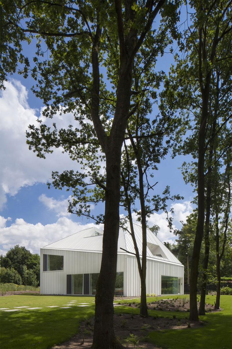 View Of Vmvk Awesome View Of The House VMVK With White Wall Near The Green Grass Space And Lush Green Trees Dream Homes  Chic Modern Belgian House With Elegant Interior Designs