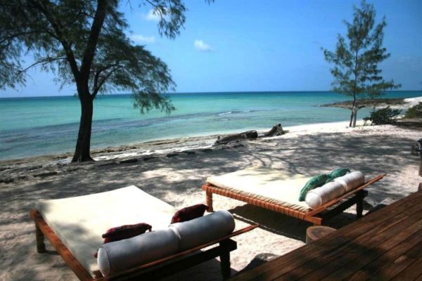 Wooden Daybeds Blue Awesome Wooden Daybeds Facing The Blue Sea View Outside The Villas Suluwilo By Studio COA With Wooden Deck Decoration Wonderful Modern Villa With Gorgeous Inner Courtyards And Open Living Space