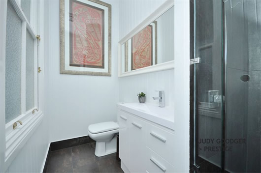 Modern Hitech Utilizes Clean Modern Hitech Mansion Bathroom Utilizes The International Standard Of Sitting Closet And White Sinks Design Interior Design  Beautiful Interior Design In Modern Hi-Tech Mansion House Of Paddington