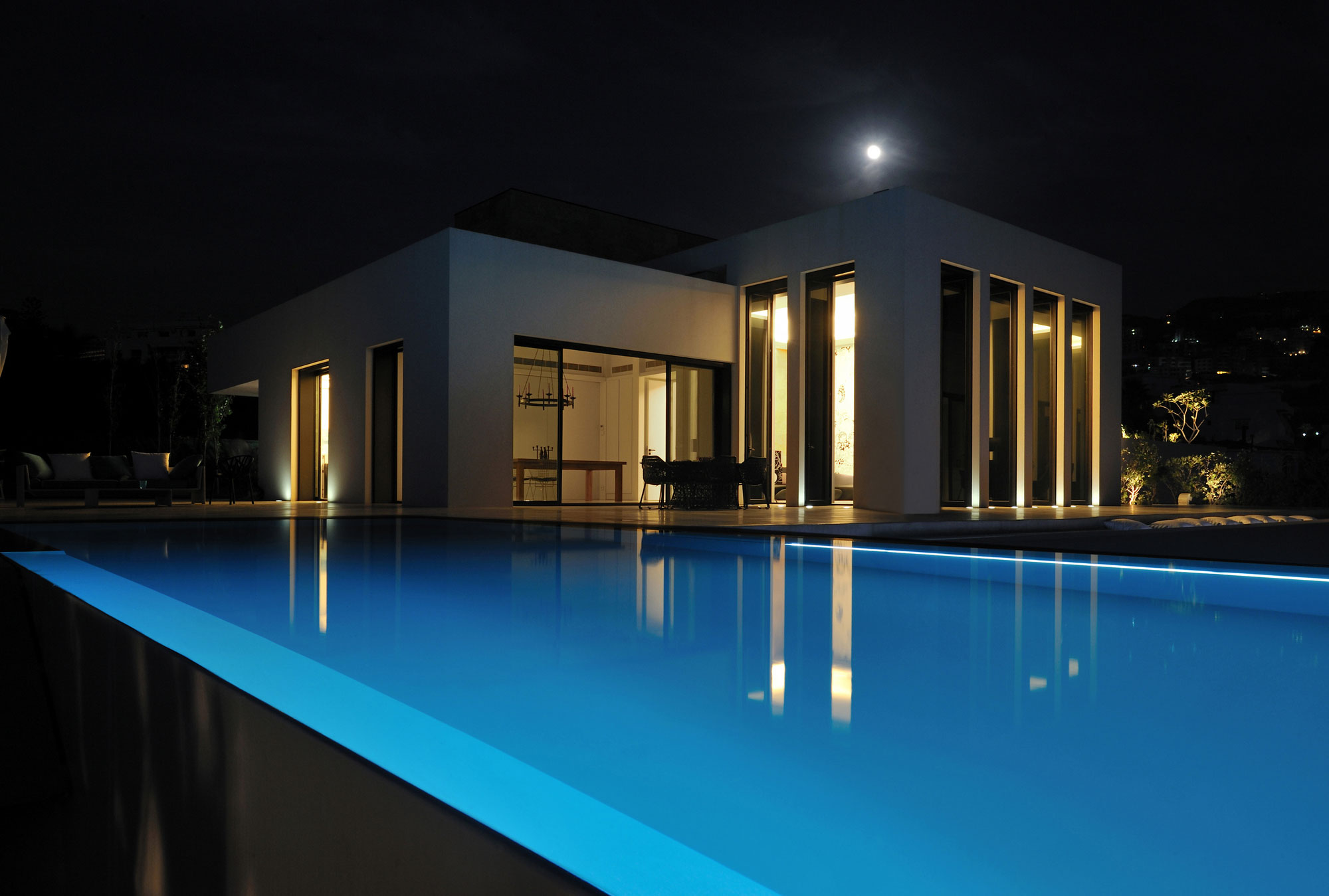 Swimming Pool Light Extraordinary Swimming Pool With Pool Light Fidar Beach House In Modern Minimalist Style Excellent Outdoor Furniture Sliding Glass Door Dream Homes  Futuristic Modern Beach House With Neutral Color Palettes For A Family Of Five