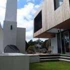 Courtyard Beside Beach Green Courtyard Beside The Lagoon Beach House Gives Natural Panorama In The Home Exterior Design Dream Homes Unique Modern Beach House With Traditional Hardwood Covers