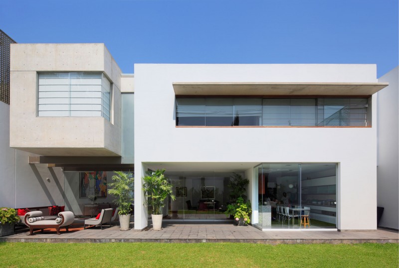 Back Space Patio Modern Back Space Of The Patio Residence With Cozy Chairs And Stone Deck Near Green Grass Yard Dream Homes  Stunning White Home With Authentic Patio In Modern Style