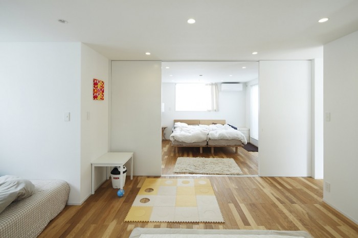 Japanese Bedroom White Amusing Japanese Bedroom Decoration Including White Bedstead On The Brown Deck On The Wooden Floor In All White Painted Wall Design Dream Homes Elegant Japanese Interior Style With Astonishing Natural Look