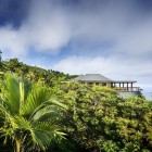 Korovesi Home Palm Amusing Korovesi Home With Green Palm Trees And Green Turfs Near With The House And Seaside Decoration Elegant Modern Beach Home With Stunning Pacific Ocean View