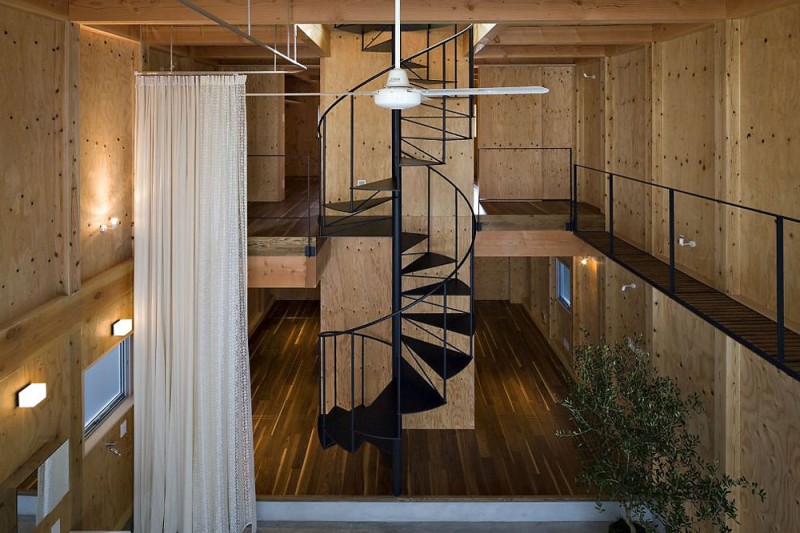 Staircase Design In Awesome Staircase Design Of House In Waga Zaimokura Which Is Made From Black Colored Metallic Material And Black Metallic Handrail Dream Homes Stunning Cantilevered House With Sophisticated And Natural Wooden Interiors