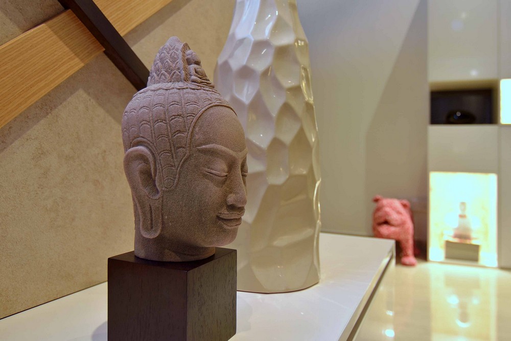 Console Table Minimalist Beautiful Console Table Decor At Minimalist Apartment Hallway With Buddha Statue And Ceramic Vase Dream Homes Stylish But Contemporary Home Decor With Elegant Interior Theme