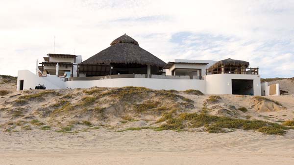 Building Design Grey Cool Building Design Of Villa Grey Cape With White Colored Outer Wall Made From Concrete And Natural View Of White Sands Interior Design Fabulous Relaxing Interior From Villa Grey Cape In Mexico