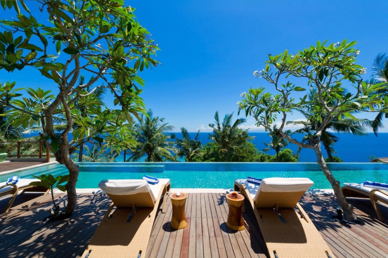 Malimbu Cliff Infinity Exotic Malimbu Cliff Villa Indonesia Infinity Inground Swimming Pool And Palm Trees Overlooking Blue Sea And Skyline Dream Homes Amazing Modern Villa With A Beautiful Panoramic View In Indonesia