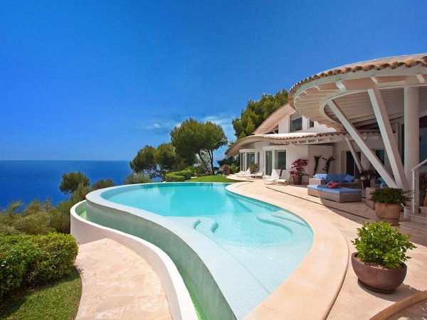 Scenery Of From Fabulous Scenery Of Sea Seen From South Facing Villa Infinity Swimming Pool With Outdoor Seating Area With Sofa Dream Homes Spectacular Hill Home Design With Striking Courtyard Swimming Pools