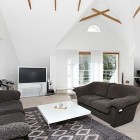 White Room Looks Fancy White Room Decor That Looks Very Cozy By Utilizing All White Theme Home Interior Design Interior Design Dazzling Home Interior Design For Stylish Modern Look