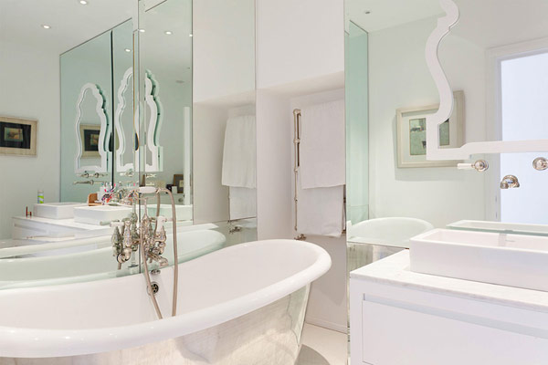 Mirrors In London Fantastic Mirrors In The Modern London House Bathroom With White Vanity And White Sink Near The White Tub Dream Homes  Elegant Simple Interior Design Maximizing Bright White Color Scheme