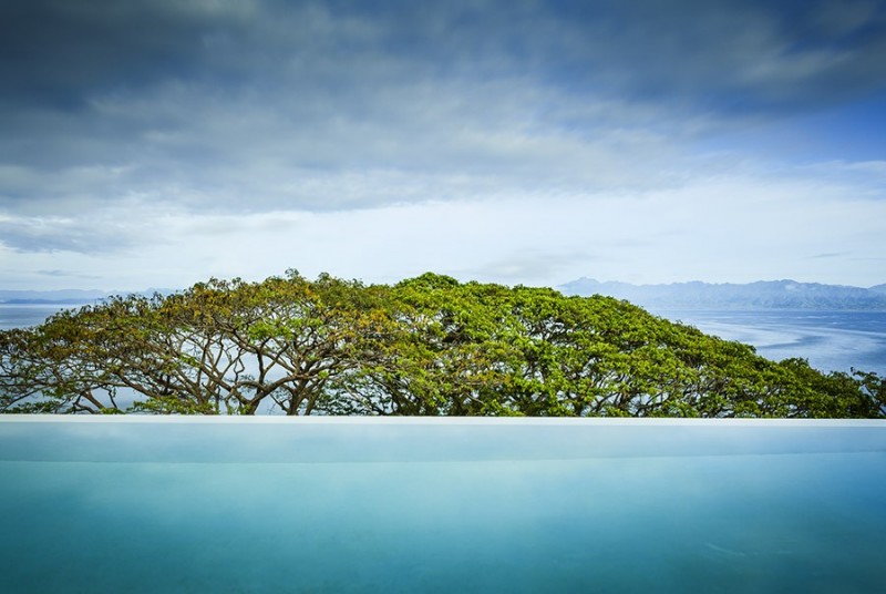 Dark Light Combine Fascinating Dark Light Blue Atmosphere Combine With Green Plants Of The Light Blue Top Korovesi Home Decoration Elegant Modern Beach Home With Stunning Pacific Ocean View