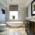 Spacious Bathroom Belgravia Gorgeous Spacious Bathroom Design At Belgravia Property In London With White Porcelain Bathtub On Floral Patterned Carpet Dream Homes Classic And Elegant Modern Home With Luxurious Interior Design Themes