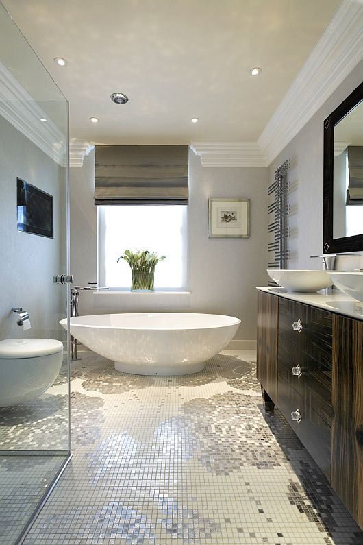 Spacious Bathroom Belgravia Gorgeous Spacious Bathroom Design At Belgravia Property In London With White Porcelain Bathtub On Floral Patterned Carpet Dream Homes Classic And Elegant Modern Home With Luxurious Interior Design Themes