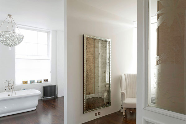 Crystal Lamp White Luxurious Crystal Lamp Above The White Tub In Modern London House Bathroom With Hardwood Floor And Classic Mirror Dream Homes Elegant Simple Interior Design Maximizing Bright White Color Scheme