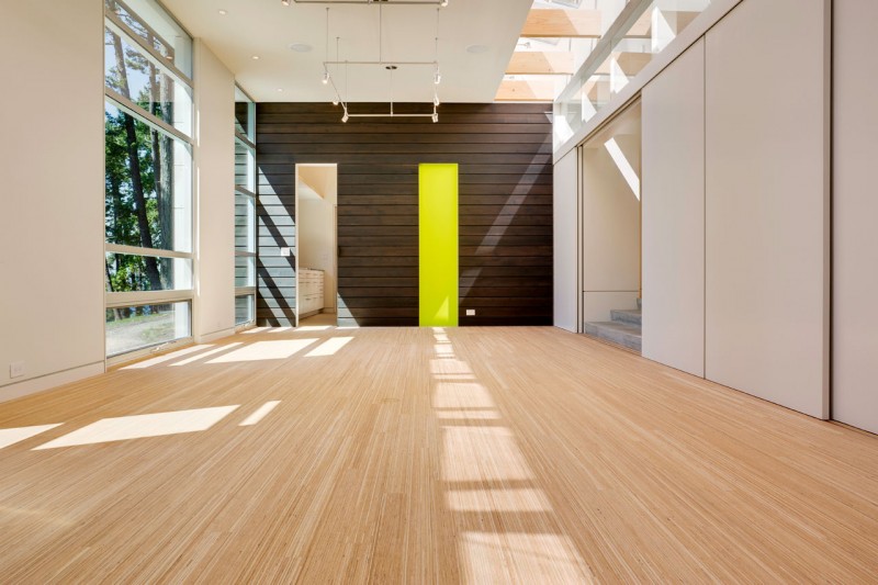 Interior Of Studio Simple Interior Of The Weaving Studio With Wooden Floor And White Wall Near The Wide Glass Walls Office & Workspace Impressive Home Office With Guest Bedroom And Glass Windows