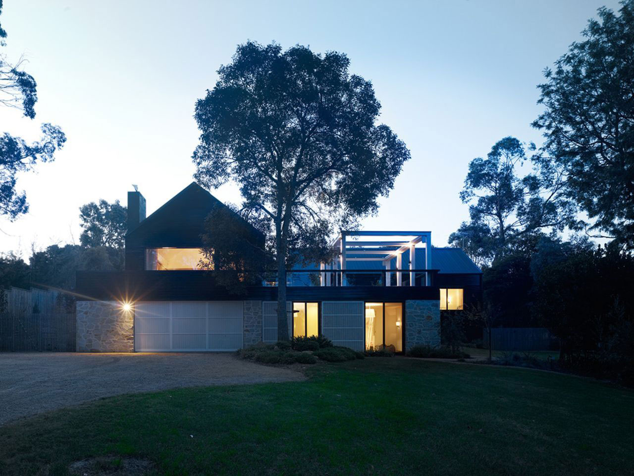 Landscape View Blake Stunning Landscape View Outside The Blake Street Residence With Green Lawn And Gravels Surrounded Leafy Trees Dream Homes  Attractive Home Design With Eco-Friendly Interior Atmosphere