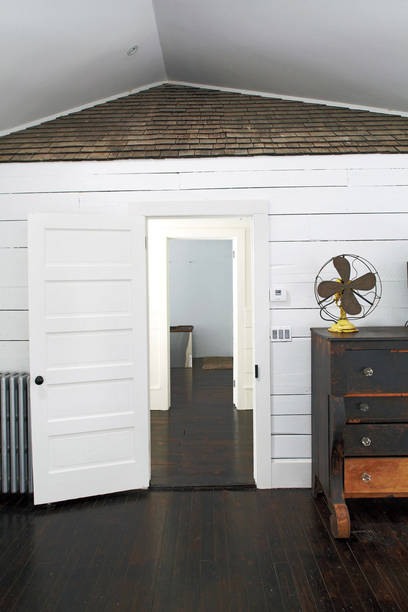 White Door Floating Attractive White Door In The Floating Farmhouse With White Wall And Wooden Dresser On Hardwood Floor Apartments Bewitching Modern Farmhouse With White Color And Rustic Appearance