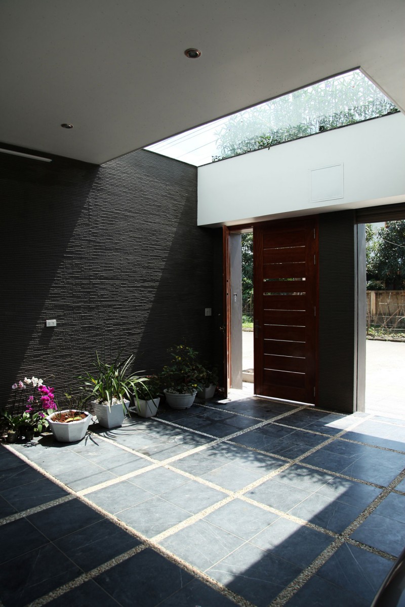 No47 House In Brilliant No47 House Design Interior In Garage Style Decorated With Concrete Tile Flooring And Wooden Sliding Door Design Ideas Architecture Minimalist Contemporary Rectangular Home With Small Courtyards In Asian Style