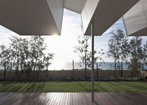 Porch With Floors Cozy Porch With Laminate Wood Floors Facing Green Grass And Tall Trees In Front Yard Of Flo House Building Dream Homes Contemporary Australian Home With Unique Cantilever Roofing And Buildings