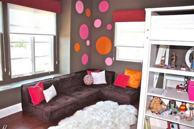 Polka Dot Painted Nice Polka Dot Patterned Brown Painted Wall Enhancing Living Room With Dark Brown Velvet Sectional Sleeper Sofa Decoration  Savvy Sectional Sleeper Sofa As Cozy Interior Furniture Sets