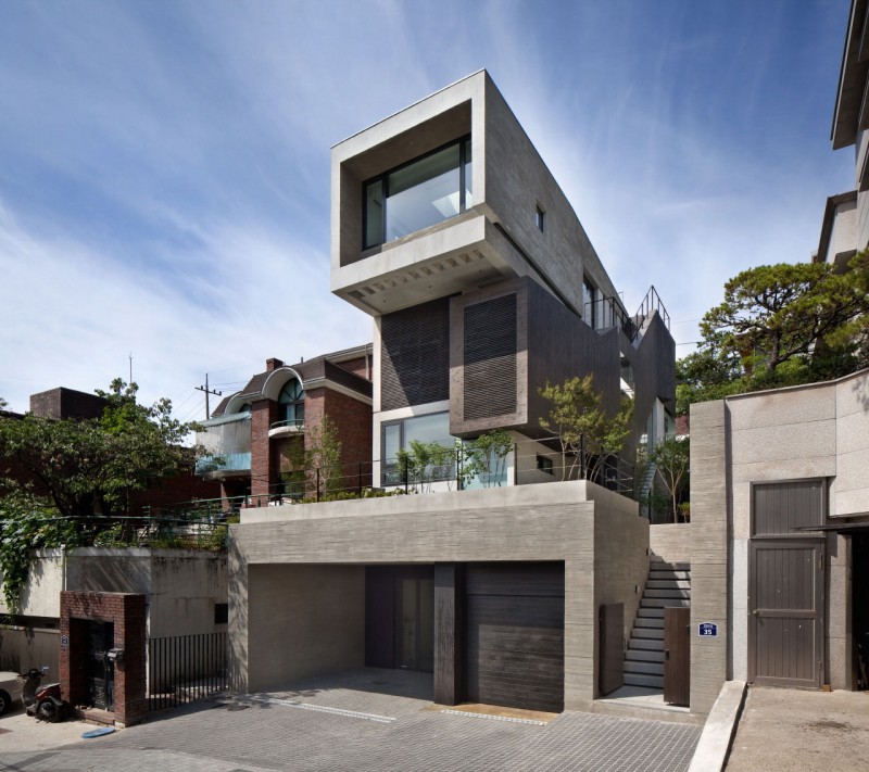 Geometric Shaped With Scenic Geometric Shaped H House With Solid Concrete Wall Ornamental Plants At Balcony Steep Staircase Glass Wall Office & Workspace An Old House Turned Into Sleek Contemporary Home In Montonate, Italy