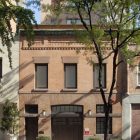 Cream Themed Townhouse Simple Cream Themed Murray Hill Townhouse Facade View Designed With Wide Doorway And Tight Windows Decoration Elegant Contemporary Private Home With Marvelous Wooden Stairs (+9 New Images)